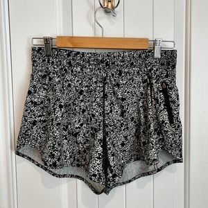 Lululemon Tracker Short 4”